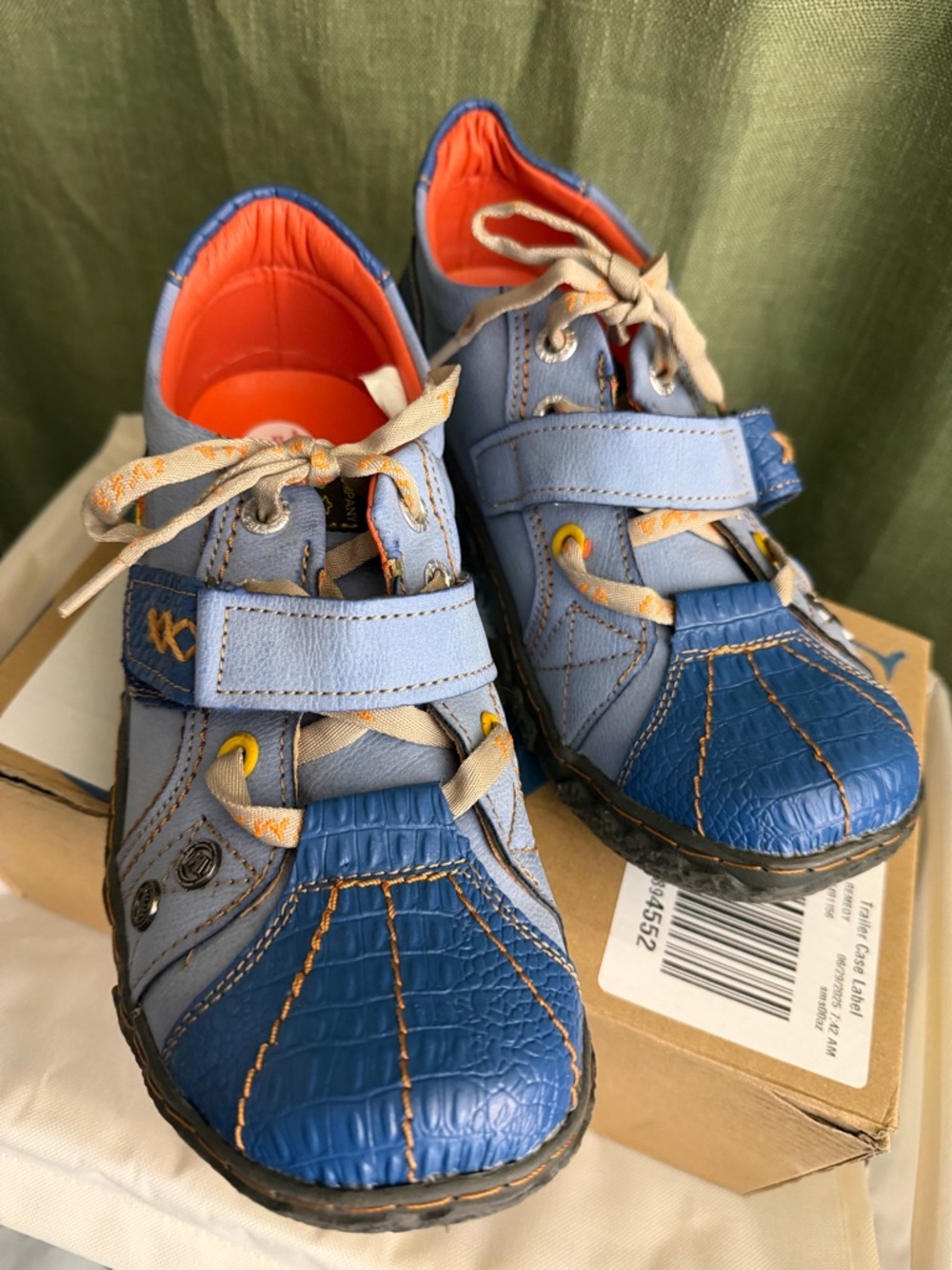 Blue Leather-Textured Girls' Sneakers
